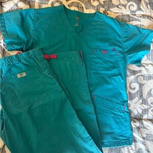 Med Couture Women’s Scrub Set - Turquoise